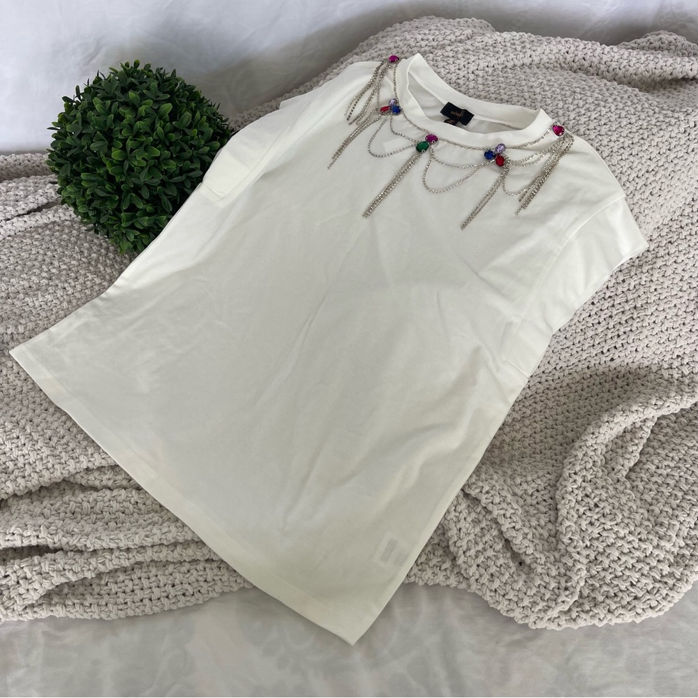 White Embellished Sleeveless T-Shirt with Peter Pan Collar
